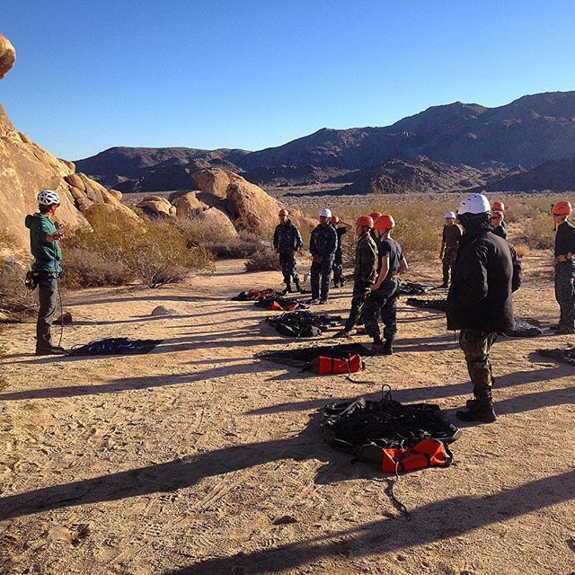 @cannonjtc teaching 18 students how to take care of our precious life lines. Single coil, dbl. coil, flaking, backpack coil, and packing rope bags. One lesson. This "easy" skill takes some patience when never tried before. We saw many awesome backpacks as well as "rats nests" - name of the game. Stay organized and be awesome ?