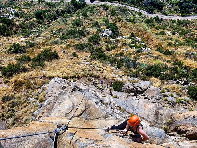 Last moves to the top! "Skyline pinnacle" is certainly one of the longer top ropes at Mission Trails. A 70m will just make it... a great reminder how important stopper knots are :) here Lisa crushing it - summitting after dozens of glorious moves. Go climb a rock folks... its liberating ?