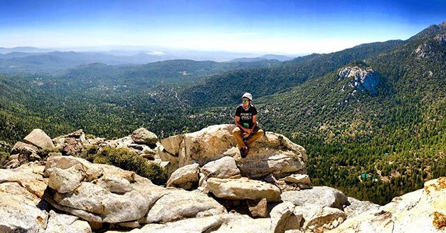 Tahquitz summit on another perfect day in SoCal. Right after ?‍♂️ the Maidens Walkway, a classic walk in the park... super psyched to share this experience with our German friend Martin.