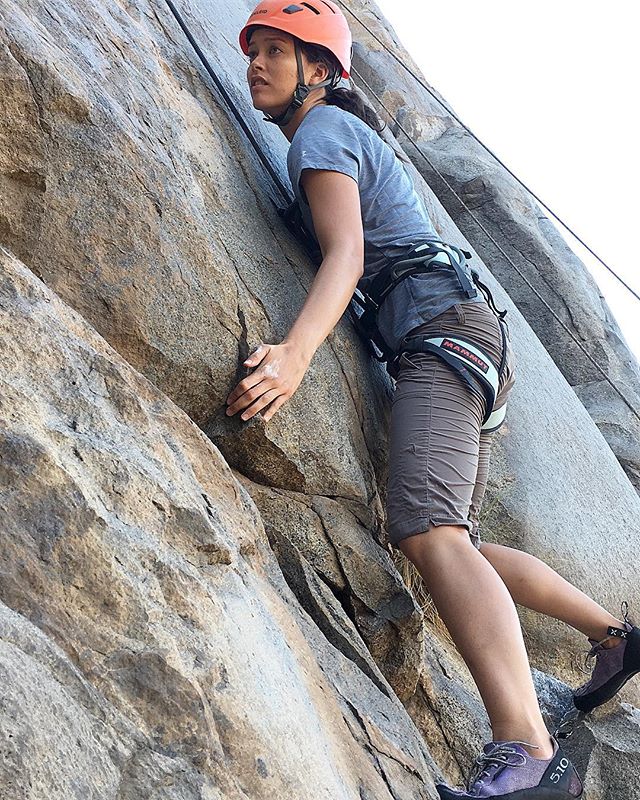 Happy Birthday to this rockstar! Tara WOWed us this weekend with her fearless heart and skills on the rock! A big THANK YOU  to @the_cosmic_serpant for a memorable #privateguiding experience. #inspired @sandiego.city #rockclimbing #adventure #nature #climbinglife #yayoutside @rockclimbing.loves