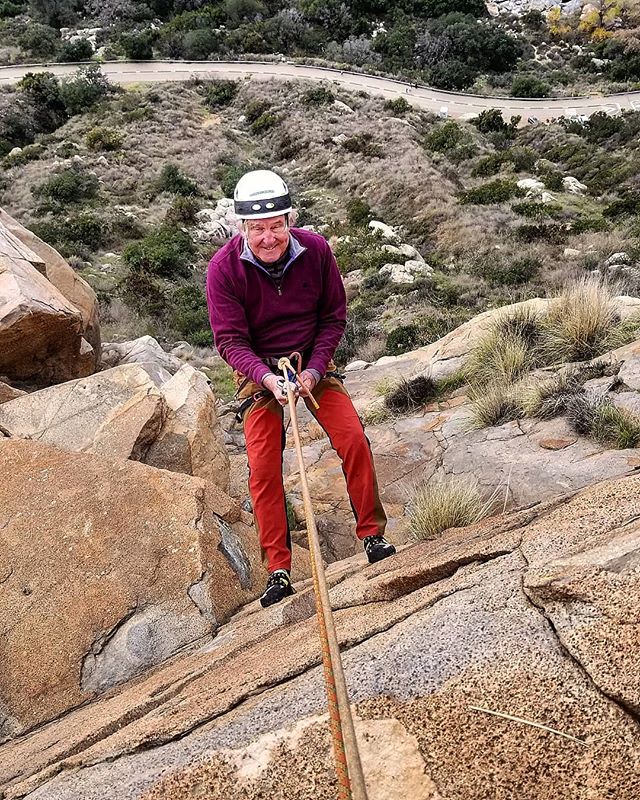Stanley is going strong. Being in the his late 70's does not stop him to still go out and log some pitches. Here on a well deserved gravity ride down ? #rockclimbing #attitude #nevertoolate #chillinorockclimbing #climbing_pictures_of_instagram  #sandiego #climb #klettern #escalade #fun #strong