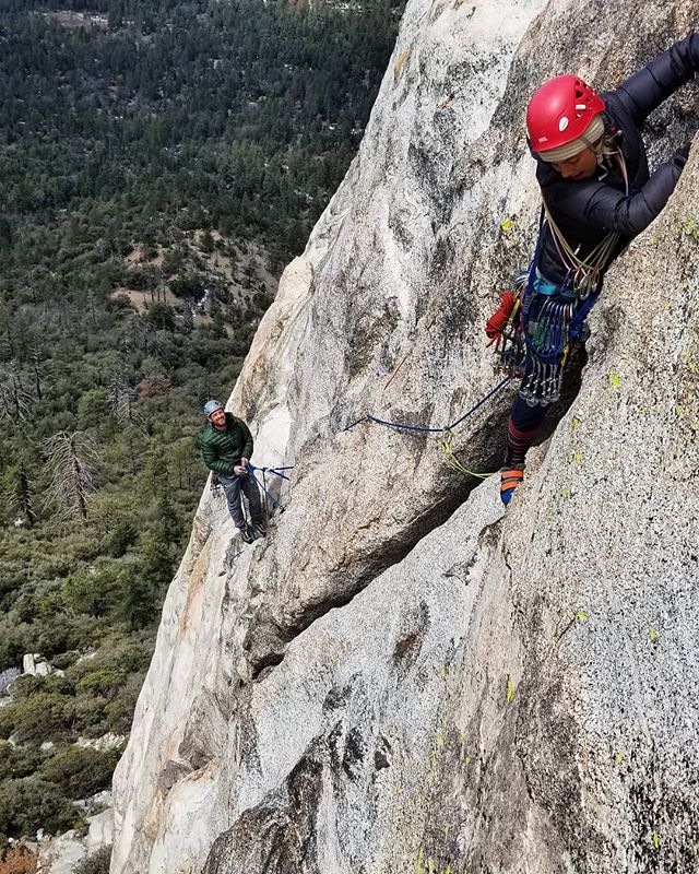 @brischillings_music on her first trad lead ever. Crusing up "left ski track" on Tahquitz. As usual she put her confidence straight to the rocks, placed bomber pro and just flowed up the sea of granite. So proud ??‍♀️?‍♀️ #rockclimbing #chillinorockclimbing #climbing_pictures_of_instagram  #multipitch #growth #badass #girlswhoclimb #trad #california #idyllwild #tahquitz