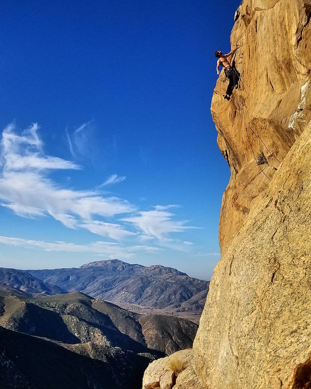 It's an Eagle Peak kind of day! Get out there while the weather lasts...@thecosmicclimber on the infamous 3 pitch climb "Soy Chango" one of the few overhanging jug hauls in the county...."Soy Chango, 5.11c, 3 pitches, Eagle Peak"...#chillinorockclimbing #rockclimbing #sandiego #sandiegorockclimbing #guide #guiding #optoutside #neverstopexploring #climbing_pictures_of_instagram  #climb #klettern...@thecosmicclimber